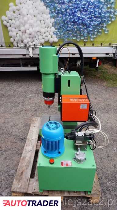 Nitownica radialna BalTec RN-380 do nita 20 mm hydrauliczna 1900r. Nitownica radialna BalTec RN-380 do nita 20 mm hydrauliczna 1900r.