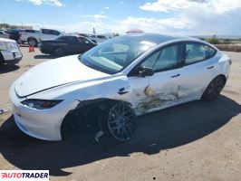 Tesla Model 3 - zobacz ofertę