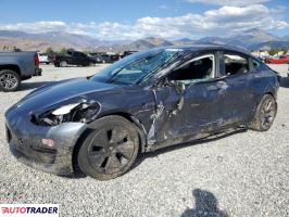 Tesla Model 3 - zobacz ofertę Tesla Model 3 - zobacz ofertę