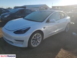 Tesla Model 3 - zobacz ofertę