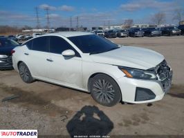 Nissan Altima - zobacz ofertę