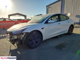 Tesla Model 3 - zobacz ofertę