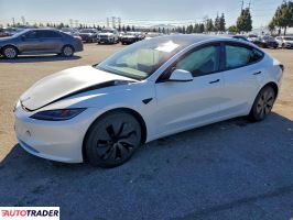 Tesla Model 3 - zobacz ofertę