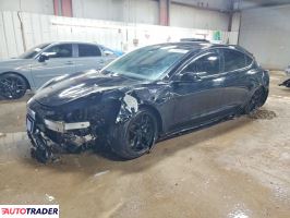 Tesla Model 3 - zobacz ofertę