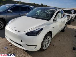 Tesla Model Y - zobacz ofertę