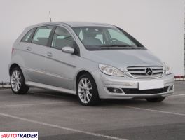 Mercedes B-klasa - zobacz ofertę Mercedes B-klasa - zobacz ofertę