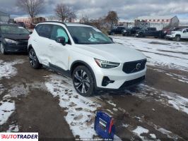 Volvo XC40 - zobacz ofertę