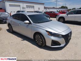 Nissan Altima - zobacz ofertę
