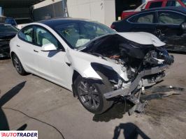 Tesla Model 3 - zobacz ofertę