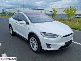 Tesla X - zobacz ofertę