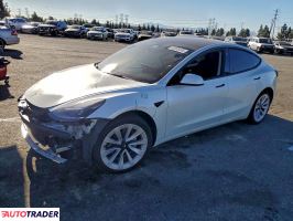 Tesla Model 3 - zobacz ofertę