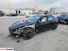 Tesla Model 3 - zobacz ofertę