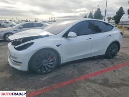 Tesla Model Y - zobacz ofertę