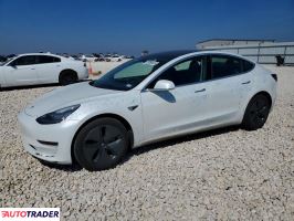 Tesla Model 3 - zobacz ofertę