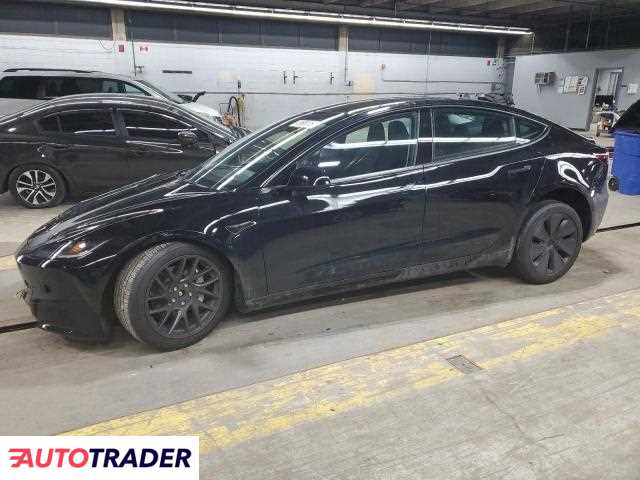 Tesla Model 3 2025