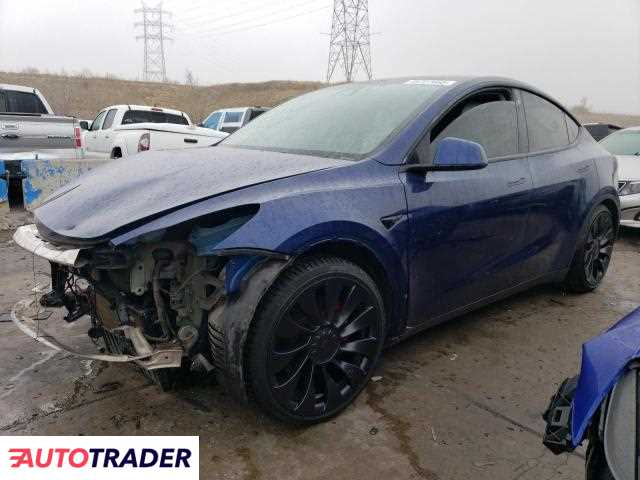 Tesla Model Y 2023