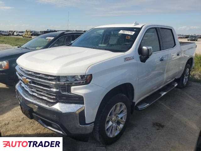 Chevrolet Silverado 5.0 benzyna 2021r. (RIVERVIEW)