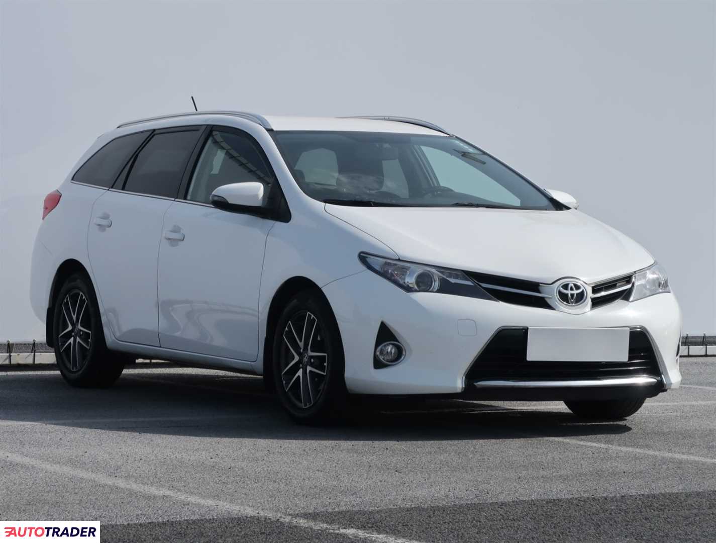 Toyota Auris 2014 1.6 130 KM