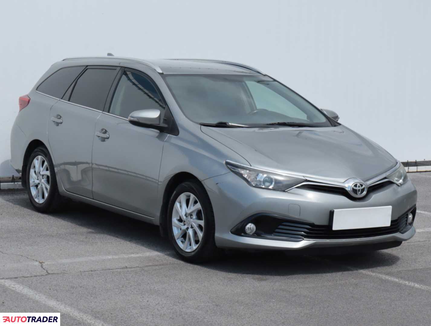 Toyota Auris 2016 1.6 130 KM