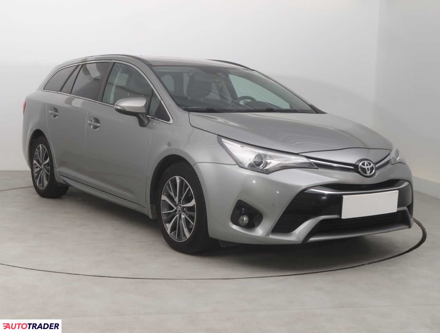 Toyota Avensis 2015 2.0 150 KM