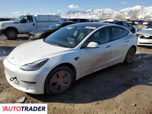 Tesla Model 3 2023