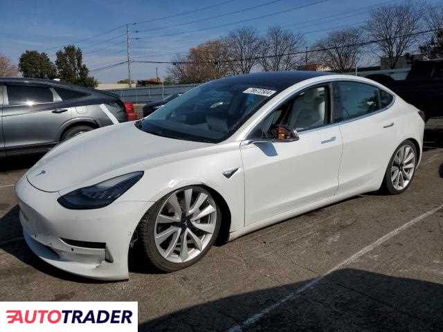 Tesla Model 3 2020