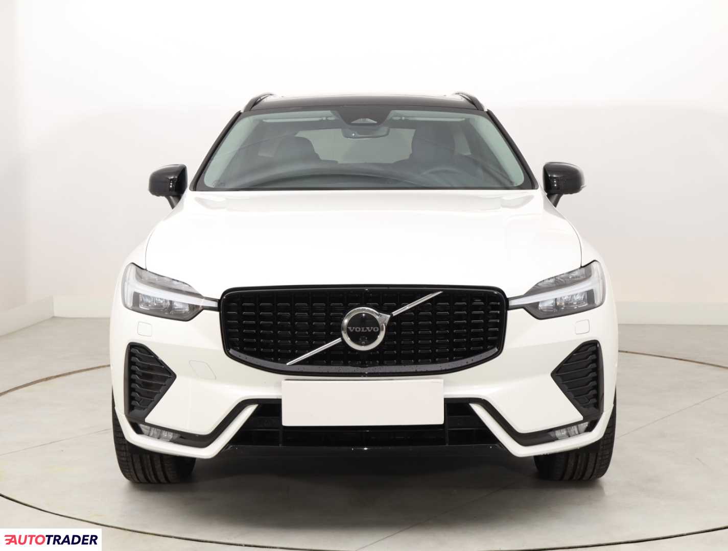 Volvo XC60 2023 2.0 194 KM