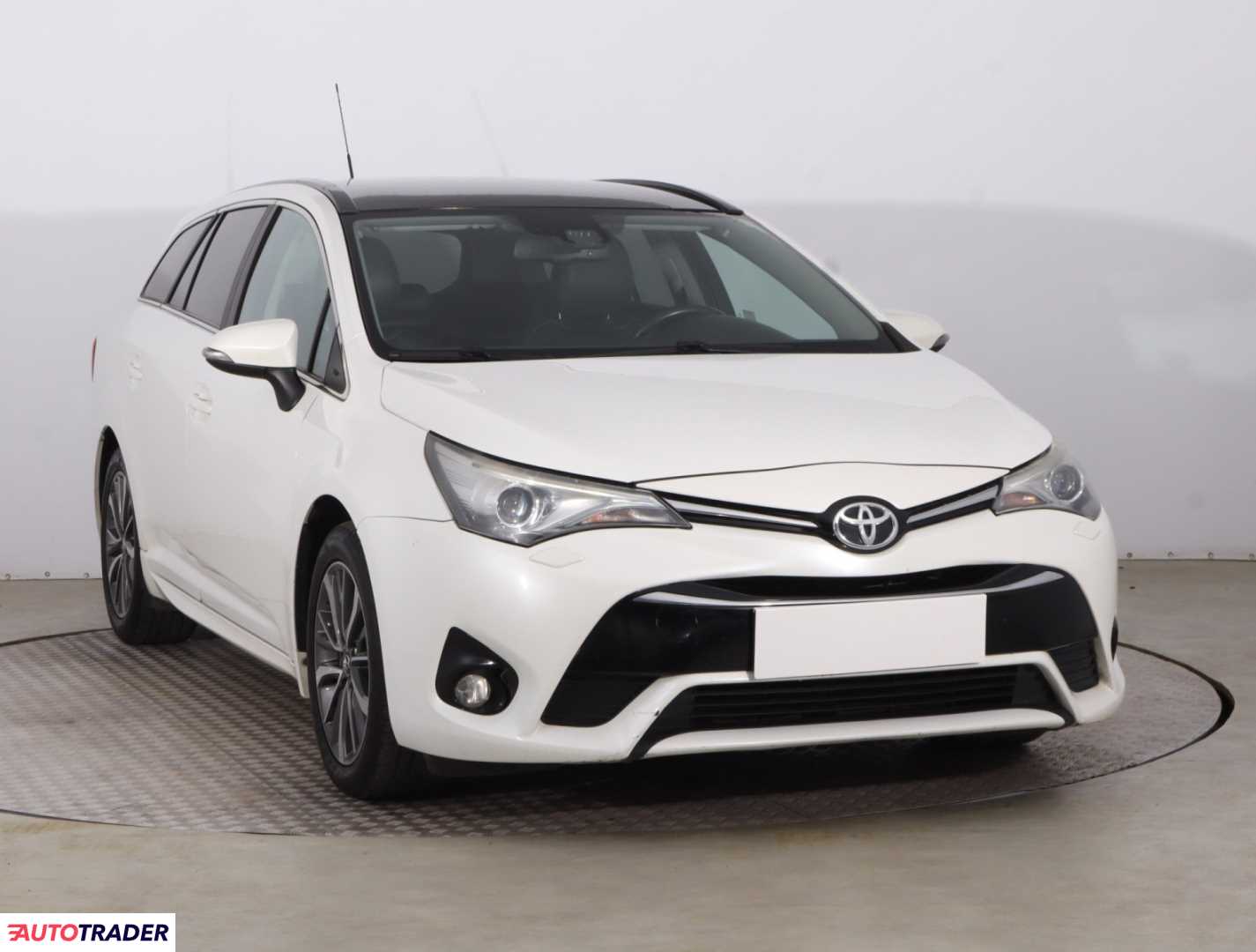 Toyota Avensis 2015 2.0 140 KM
