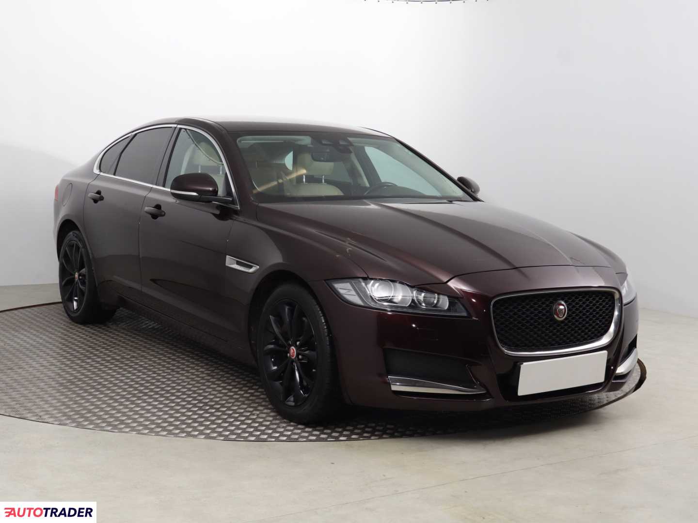 Jaguar XF 2018 2.0 177 KM