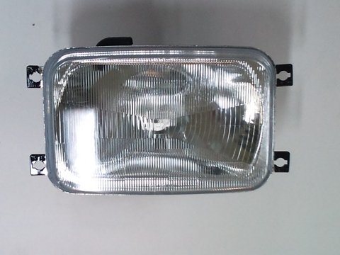 LAMPA REFLEKTOR PRZEDNI F12