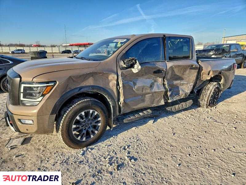 Nissan Titan 2021 5