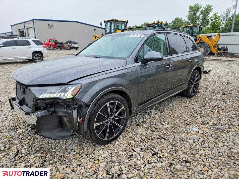 Audi Q7 2021 3
