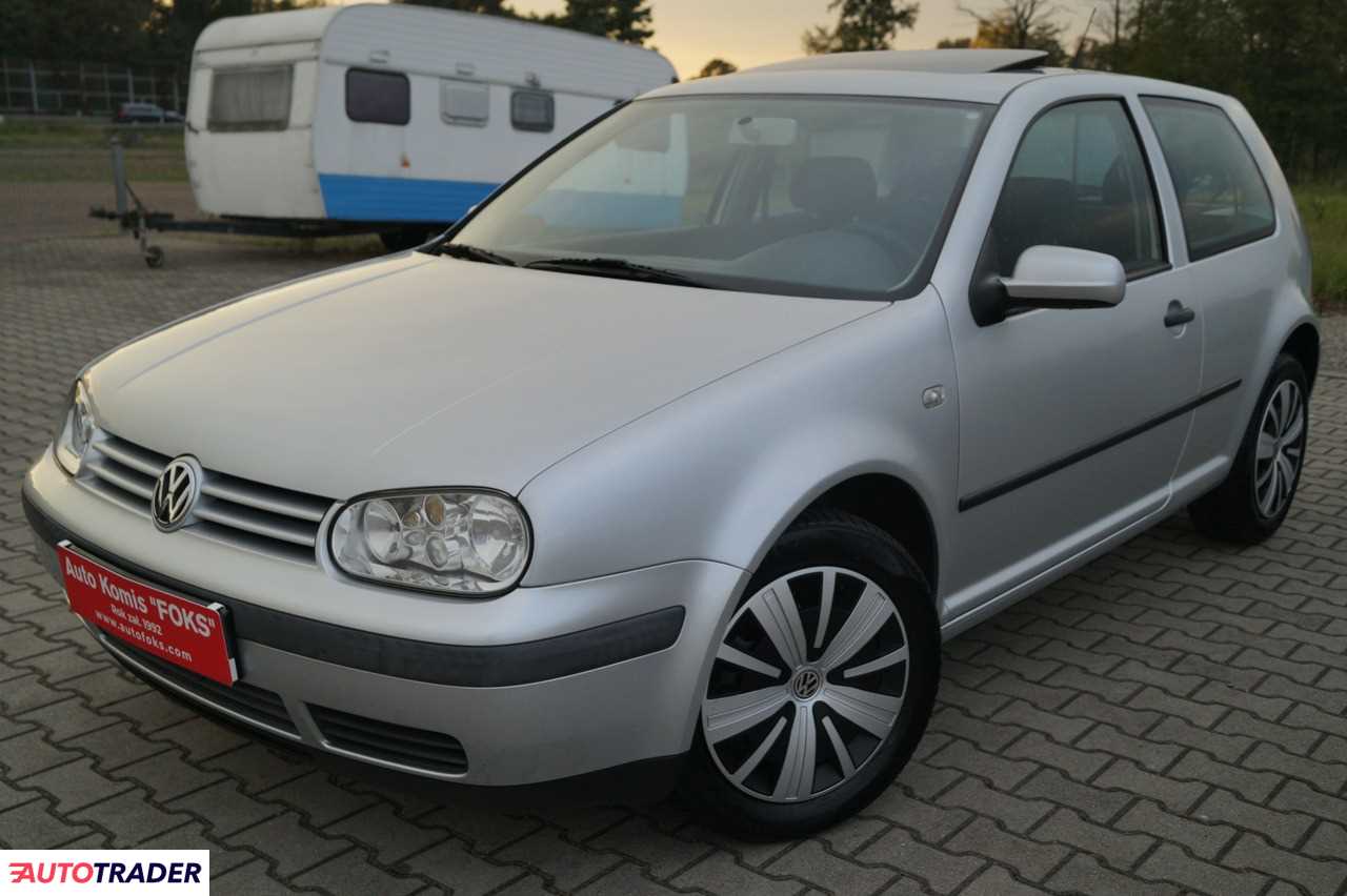 Volkswagen Golf 2001 1.6 105 KM