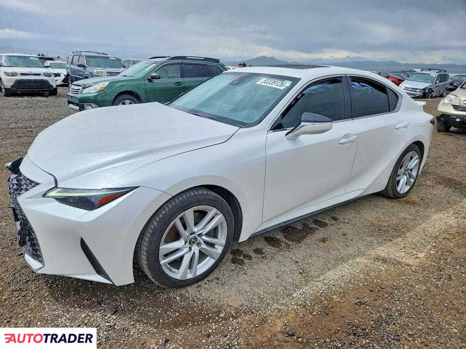 Lexus IS 2021 3
