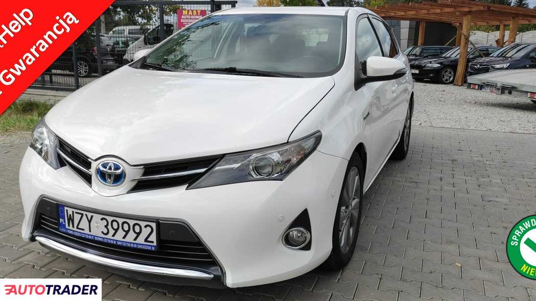 Toyota Auris 2013 1.8 99 KM Toyota Auris 2013 1.8 99 KM