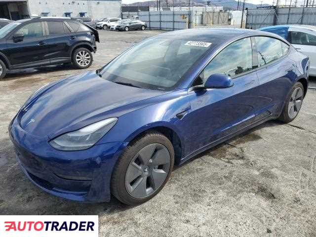 Tesla Model 3 benzyna 2023r. (SUN VALLEY)