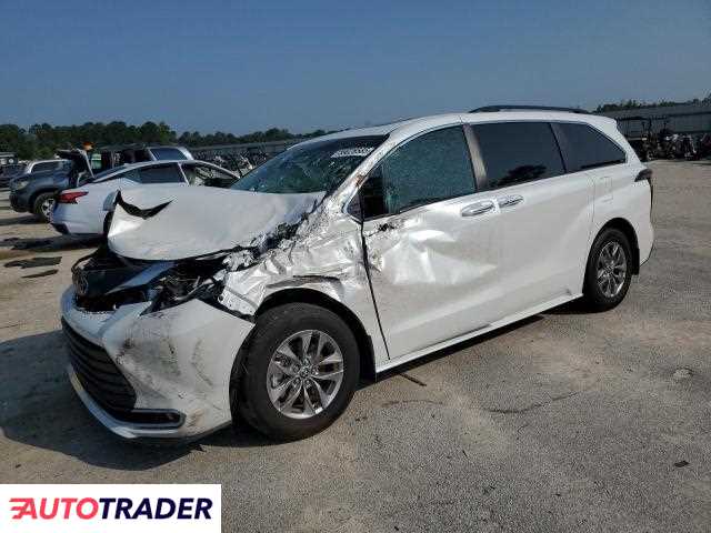 Toyota Sienna 2024 2