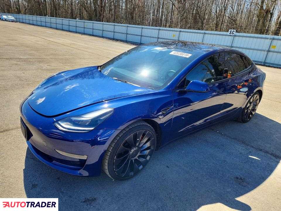 Tesla Model 3 2022