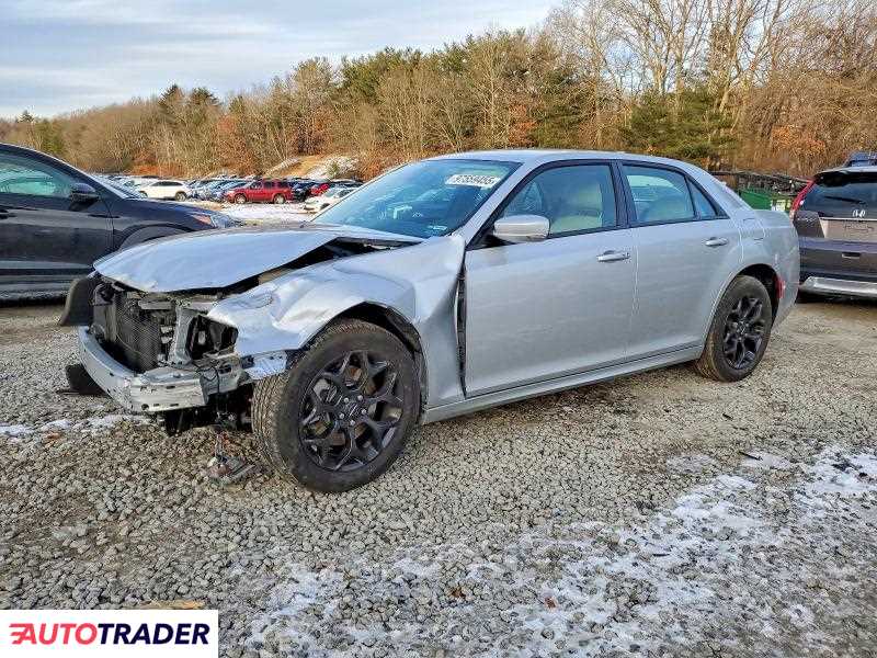 Chrysler 300C 2021 3