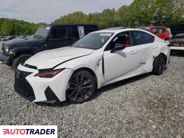 Lexus IS 2025 3