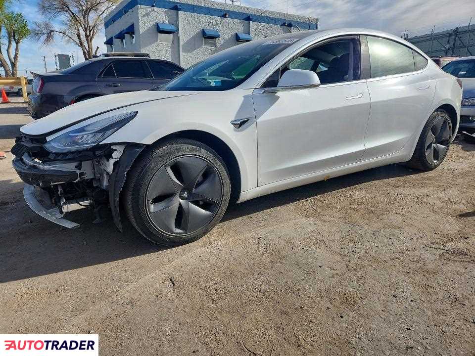 Tesla Model 3 2020