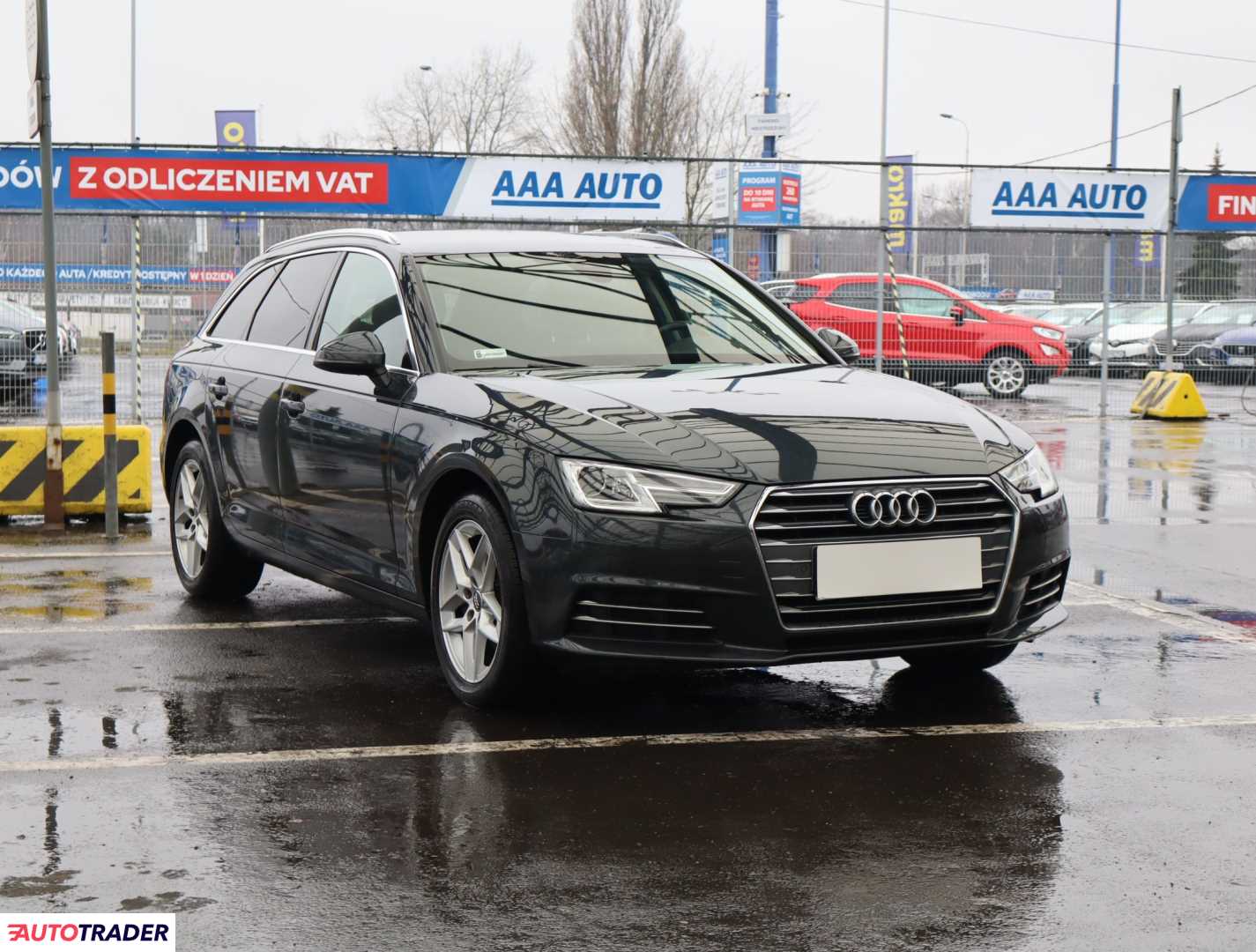 Audi A4 2.0 187 KM 2017r. (Piaseczno)