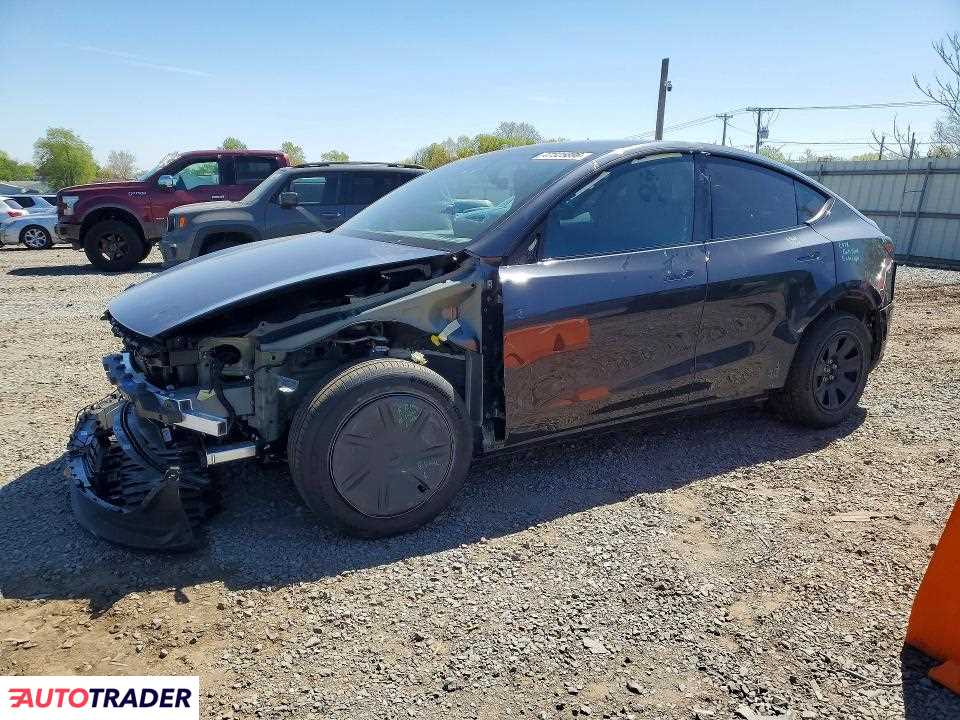 Tesla Model Y 2026