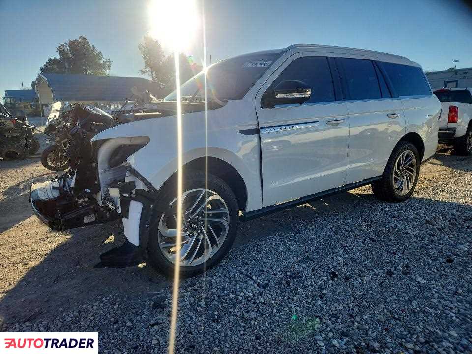 Lincoln Navigator 2025 3