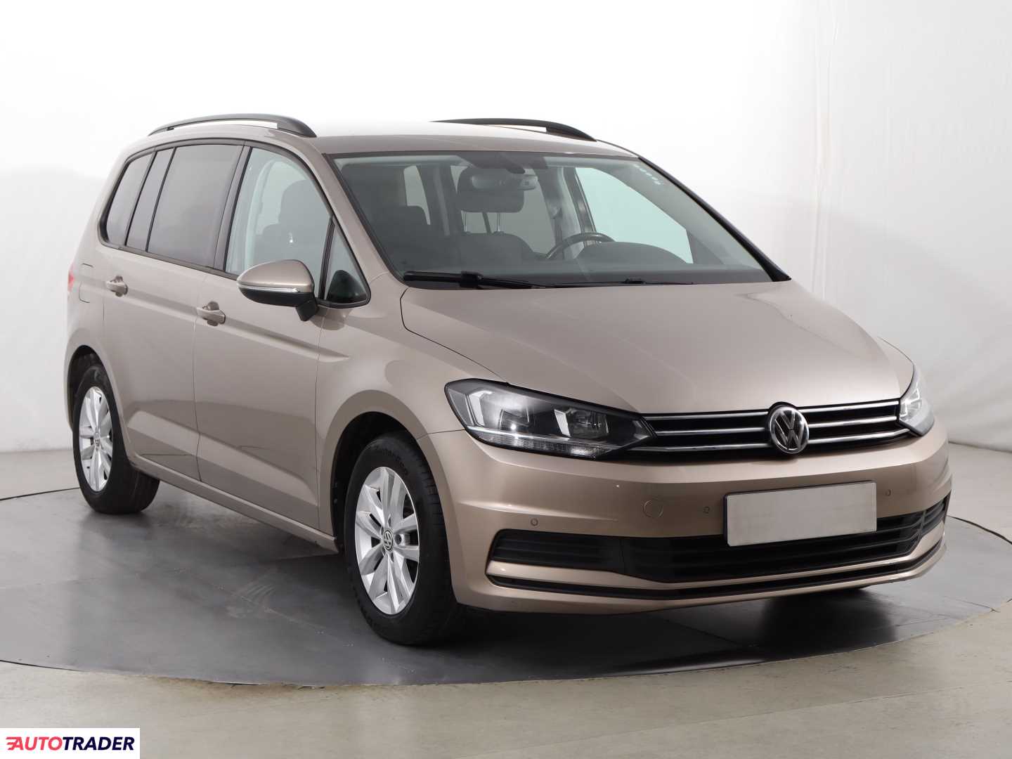 Volkswagen Touran 1.4 147 KM 2017r. (Piaseczno)