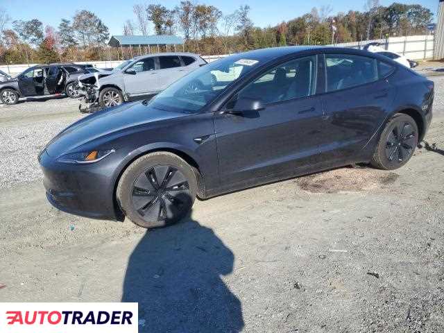 Tesla Model 3 2024