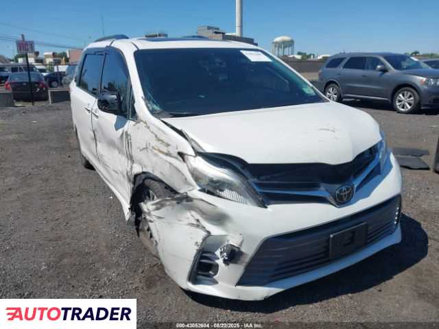 Toyota Sienna 2020 3