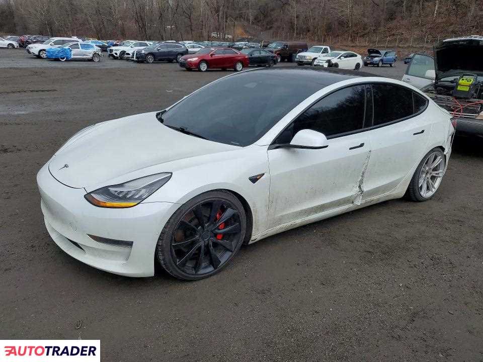 Tesla Model 3 2020