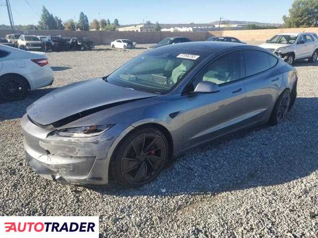 Tesla Model 3 2024