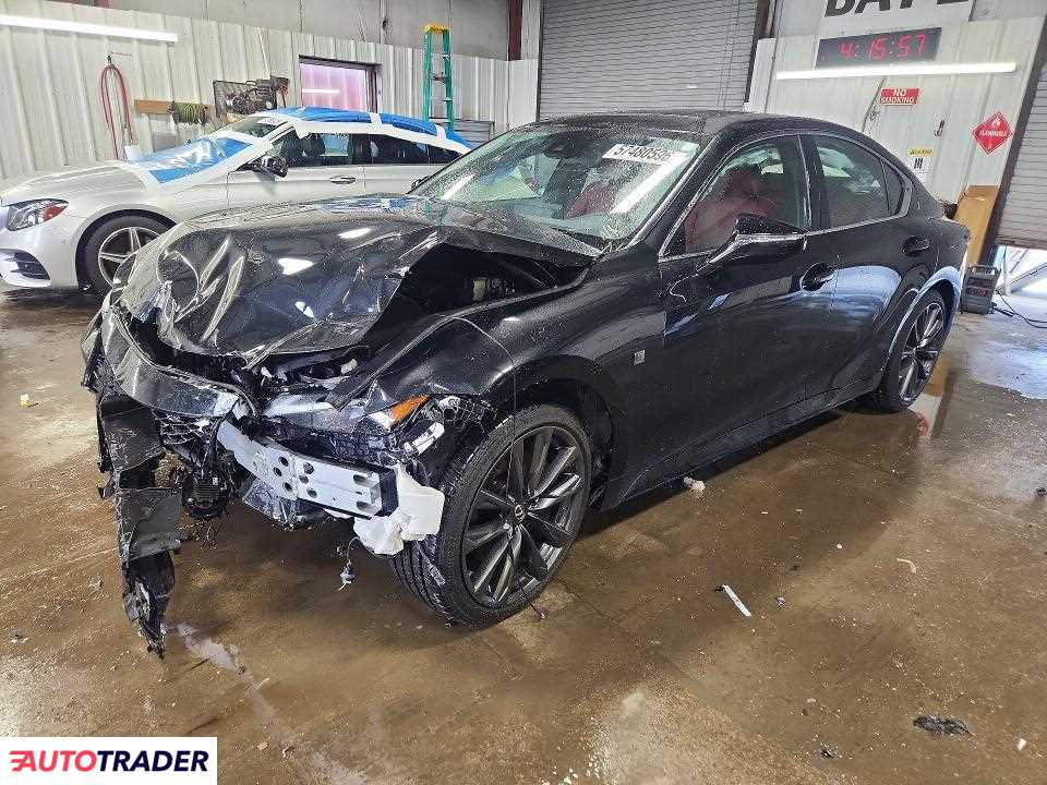 Lexus IS 2025 3